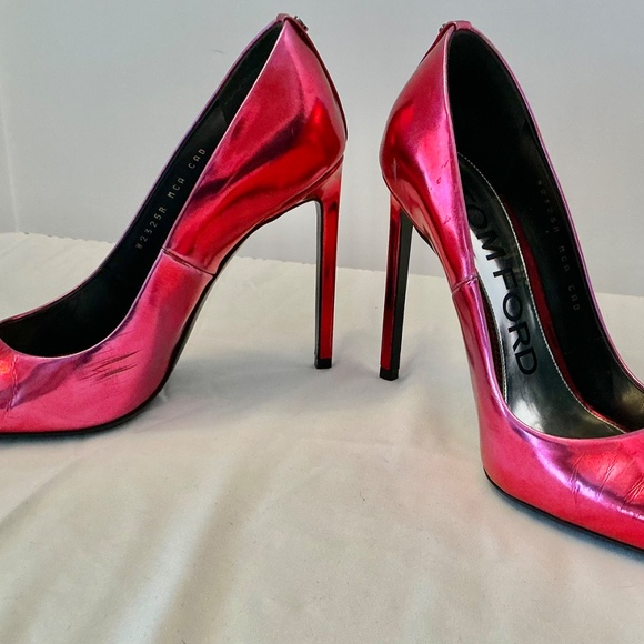 TOM FORD Candy Red Pumps